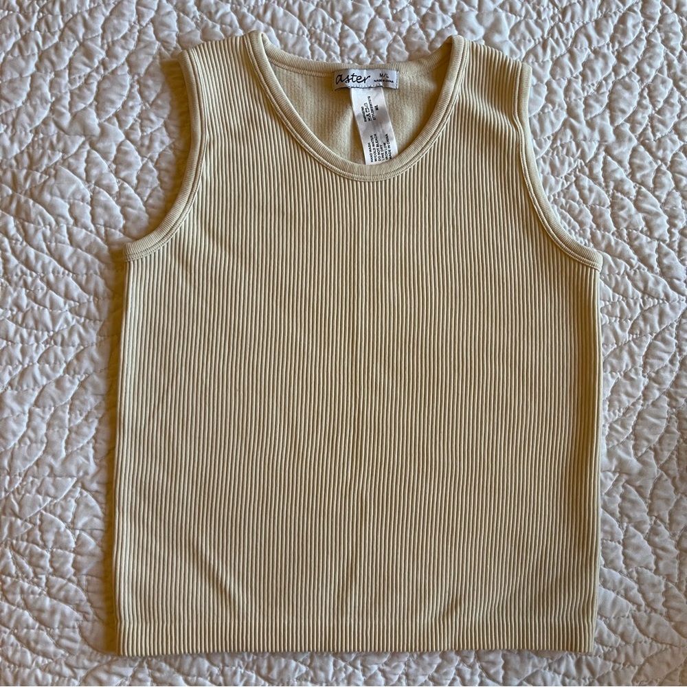 Seamless ribbed tank